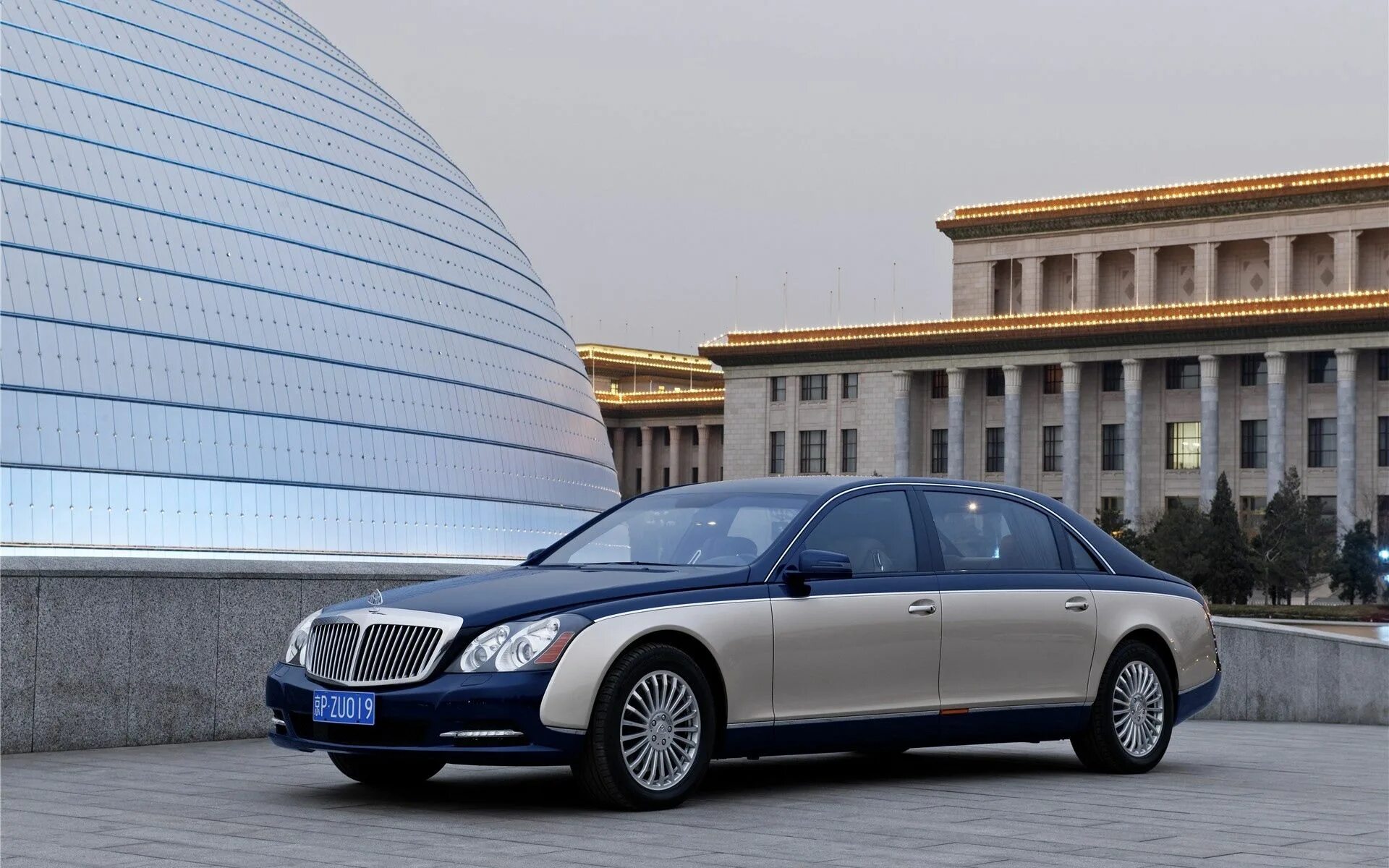 Maybach 62. Майбах первый автомобиль. Старый майбах 57. Майбах 1910. Mercedes maybach 57.