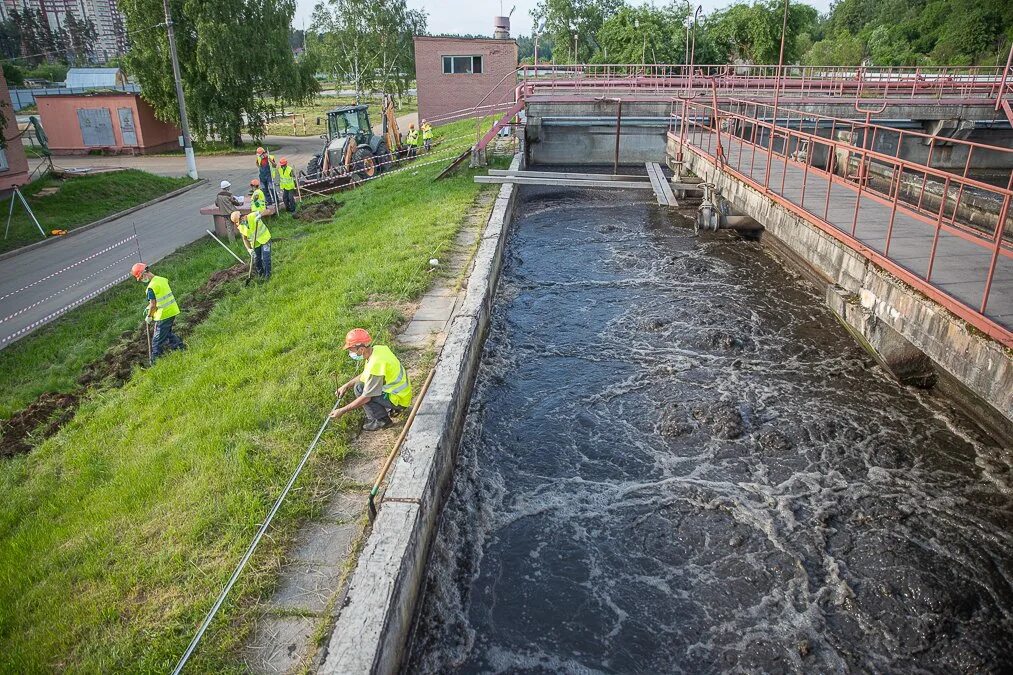 Очистные сооружения кимберли. Очистные сооружения кинель. Красноярская левобережная очистная станция. Очистные сооружения рыбинск. Аэротенки зеленоград.