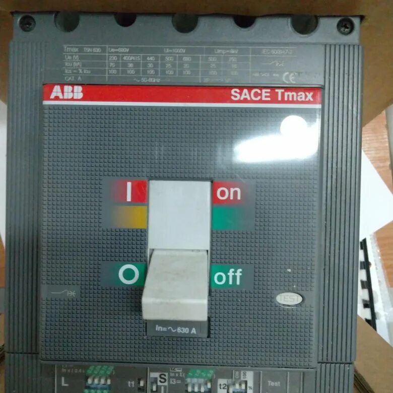 Выключатель abb tmax. Авв t5n 630 sace tmax. abb sace tmax 400a. выключатель автоматический abb tmax t5pr222lsi 500. привод abb sace tmax.