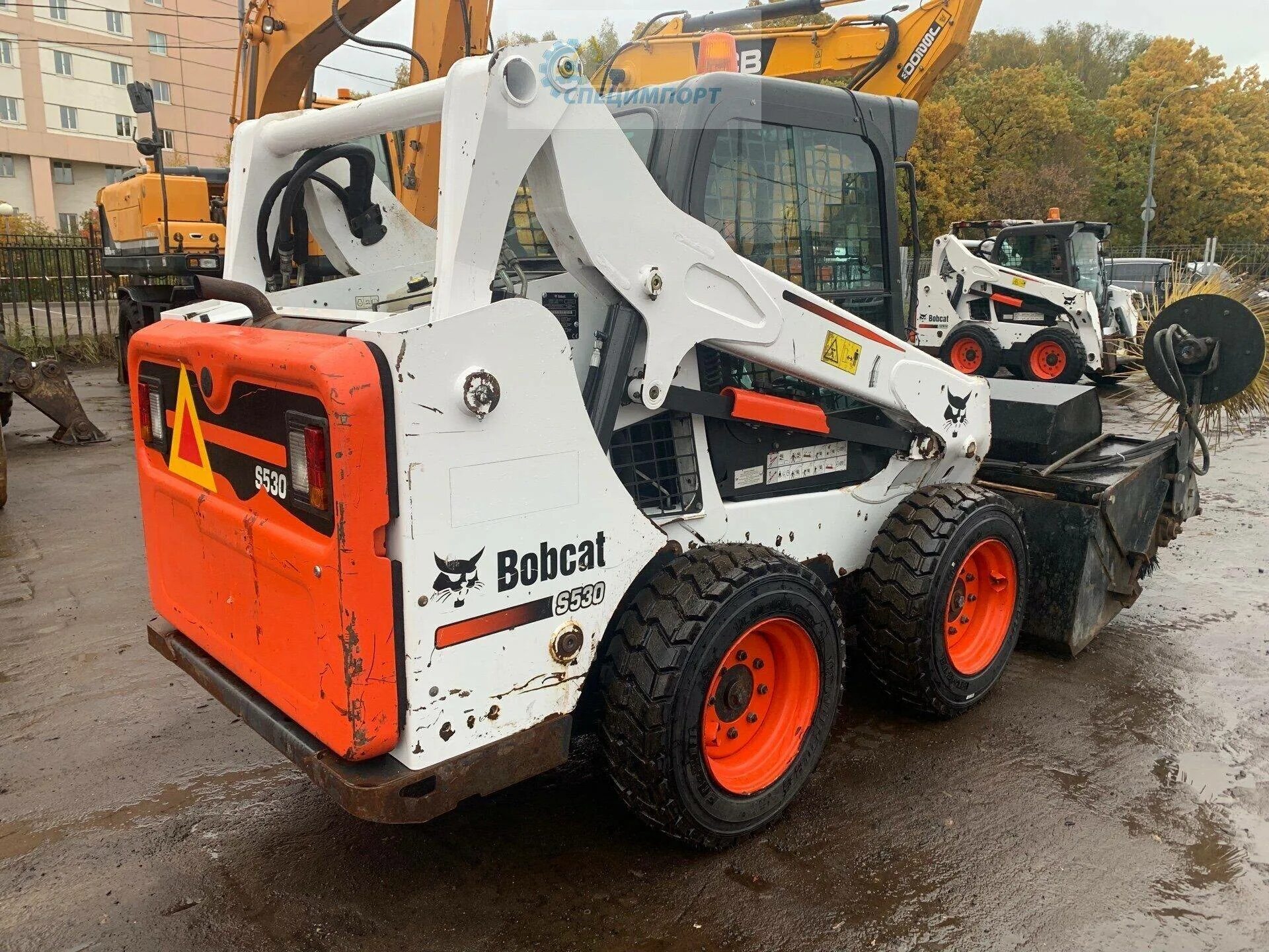 Мини погрузчик bobcat 310. Погрузчик Бобкэт s530. Мини-погрузчик Bobcat s530. Погрузчик Бобкэт 530. Мини погрузчик Боб кар 530.