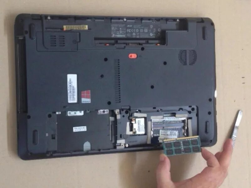 Ноутбук aspire e1 571g. Acer Aspire e1 571g. Acer Aspire e1-571g Оперативная память. Acer e1 571g крышка HDD. Acer e1-571.