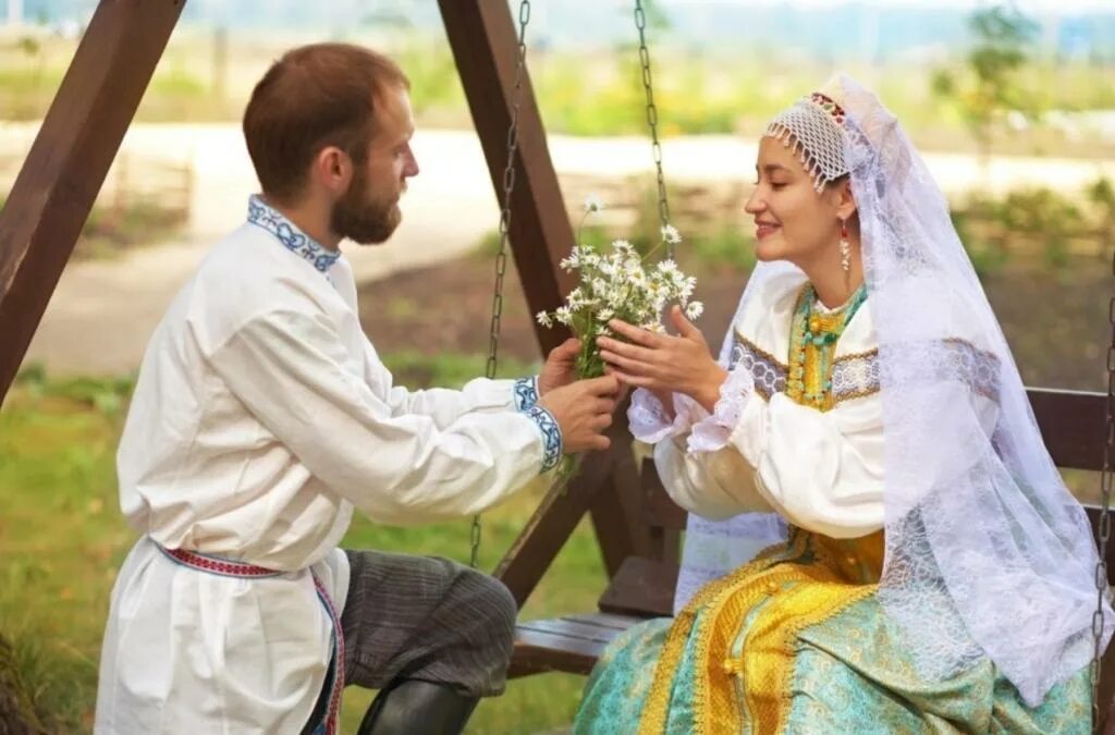 Русские муж и жена съемки. Православная женщина. Православные славяне. Свадьба в православном стиле. Православные пары.