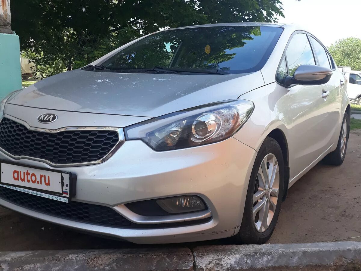 Kia cerato 2013 белая. Kia cerato yd 2013. Kia cerato 2013 back. Kia cerato hatchback 2013. киа церато 2013 года.