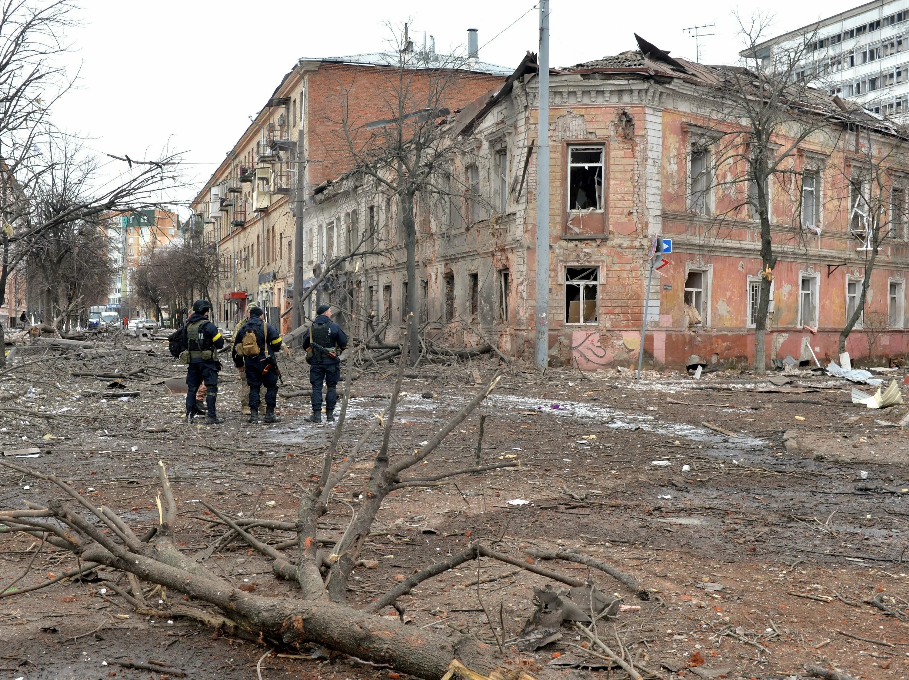 Полтава разбомбили. Мариуполь Пентагон. Бомбит Пентагон.