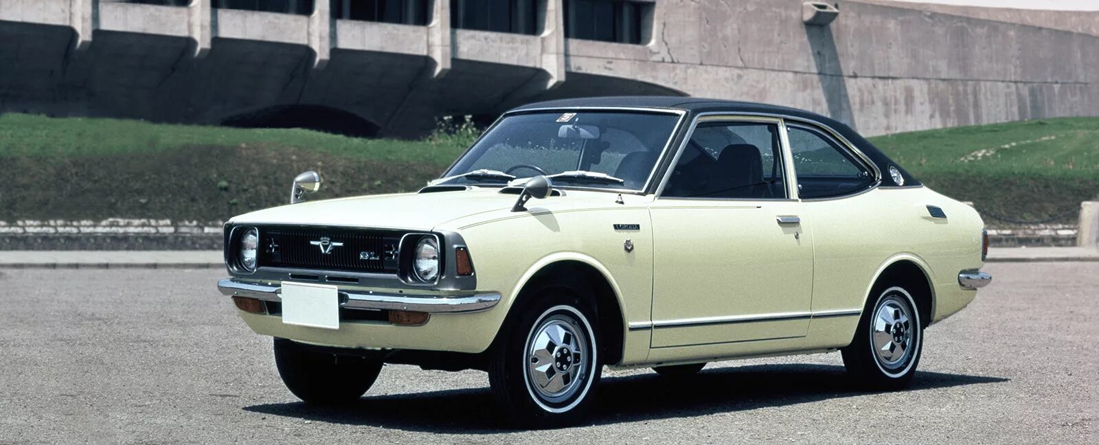 Королла 2 поколение. Toyota Corolla 1 поколение. Toyota Corolla 2 поколение. Тойота Королла 1 поколения. Toyota Corolla 1970.