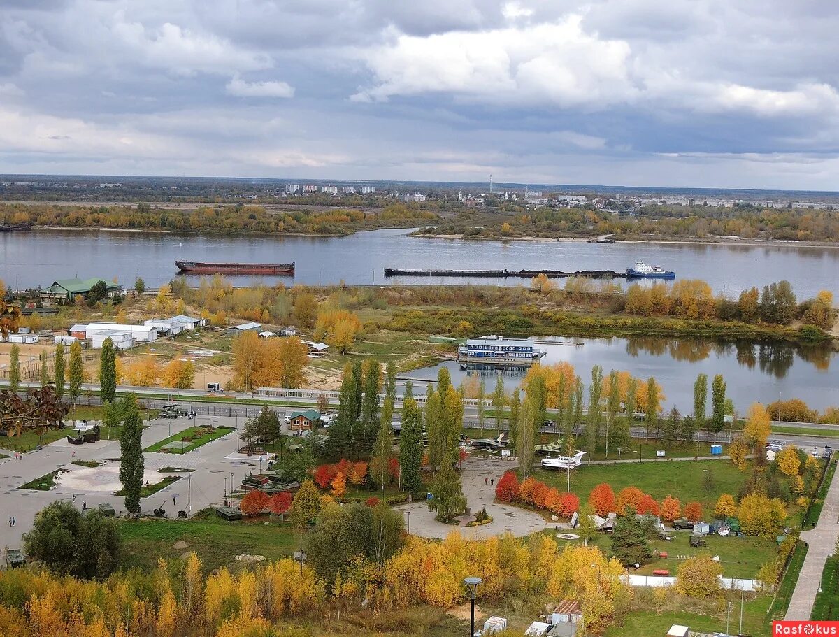 Октябрь нижний новгород. Нижегородская Золотая. Золотая осень в Нижнем Новгороде. Золотая осень в Нижегородской области. Осенний Нижний Новгород фото 2021.