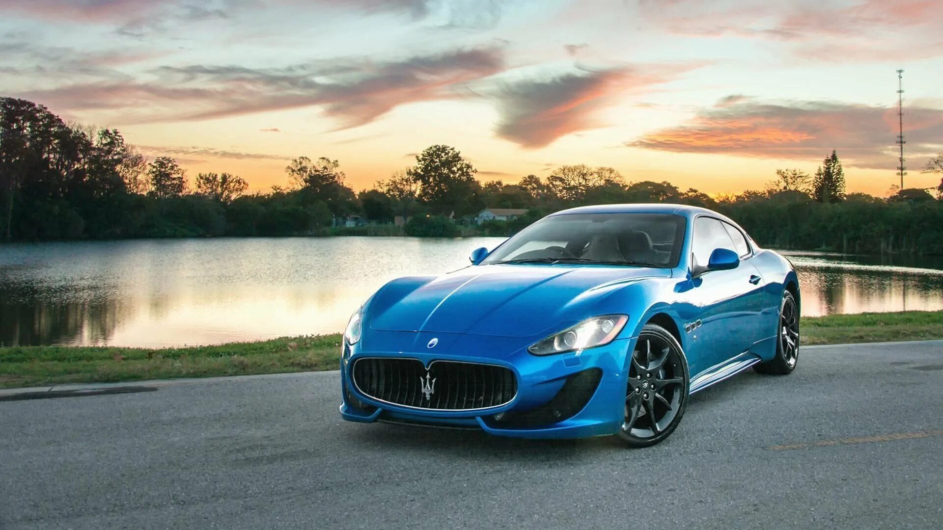 Маленькая синяя машина. Мазерати 1920. Maserati gt. Maserati GRANTURISMO Drift. Мазератти голубая.