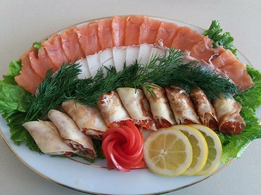 Рыбная нарезка. Рыбная тарелка. Нарезка на праздничный стол. Украшение рыбной нарезки. Нарезки рыбы на стол