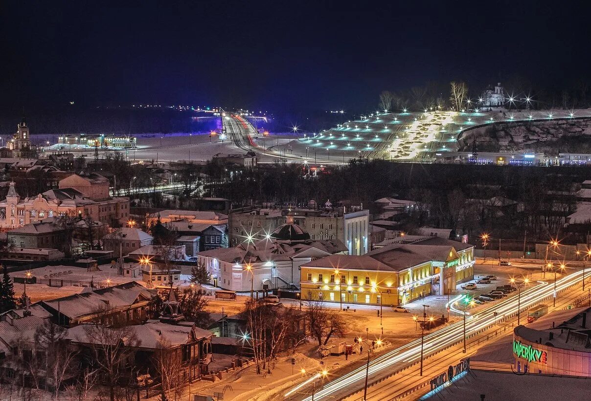 Ооо город барнаул. Барнаул ночной горный. Ночной Нагорный парк Барнаул. Барнаул гора ночью. Город Барнаул с горы.