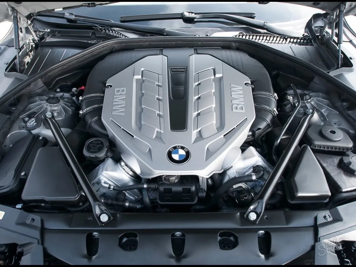 Двигатель автомобиля бмв. БМВ мотор в8. BMW 750li v8. BMW 4.4 v8. Двигатель БМВ 7.