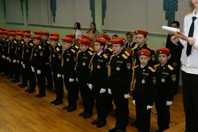 Посвящение в кадеты 5 класс. Посвящение в кадеты. кадетский класс в школе 1573. уходить в кадеты. лениногорск 10 школа кадетский класс.