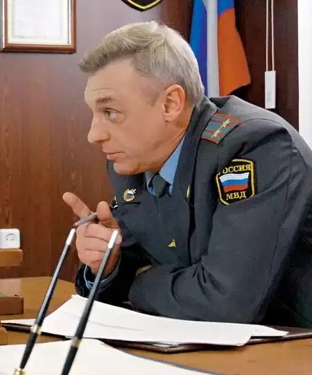 Соловец. Олег георгиевич соловец. олег соловец улицы разбитых фонарей. александр половцев улицы разбитых фонарей. александр половцев олег соловец.