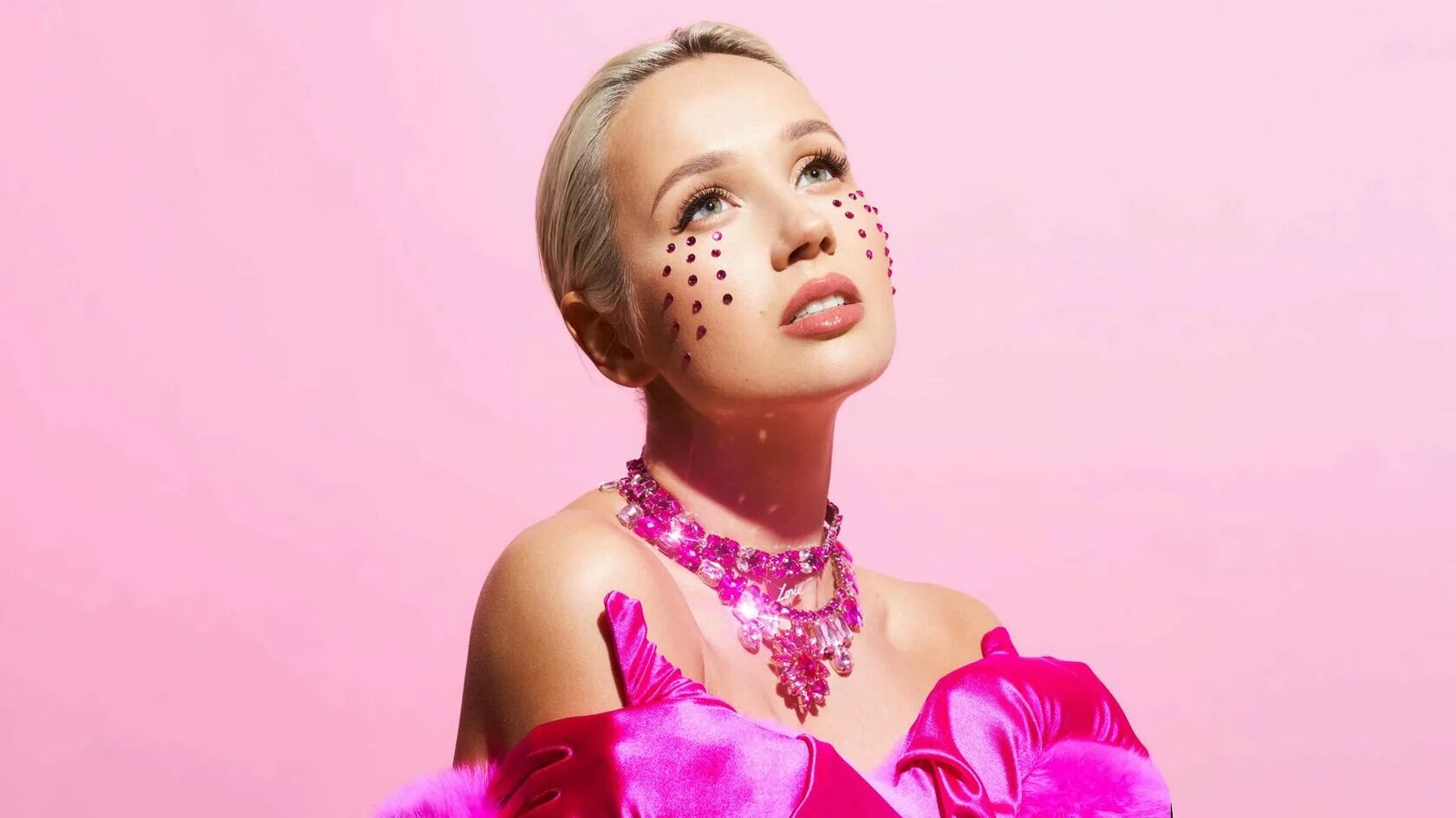 Портрет евы миллер. Барби герл клава кока. Клава кока вк фест 2022. Тиктокер ева миллер. Клава кока.