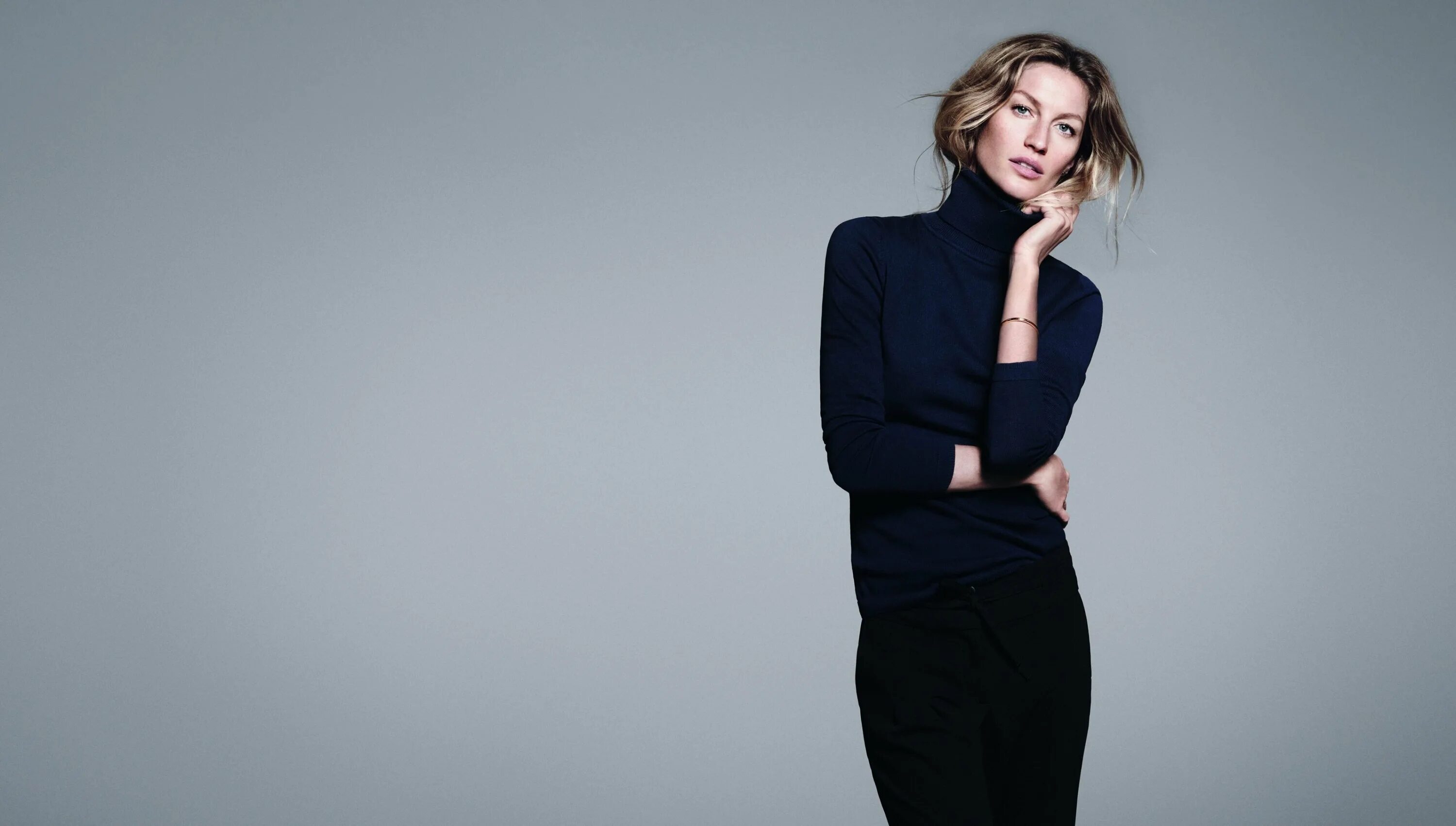 Белокожие модели. Dennis drozhzhin модели. Фон для фотопортрета. Однотонный фон для фотосессии. Женский портрет на белом фоне.