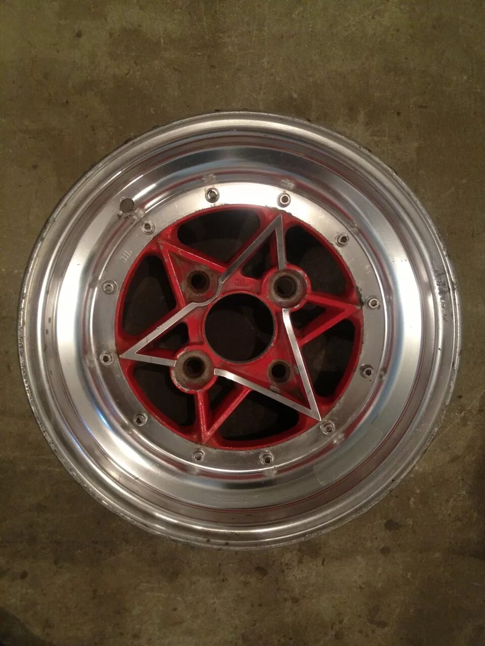 2114 диски borbet a. Диски пятиконечная звезда r16. Двд диск фабрика звёзд. 2 диска звезда. Диски пятиконечная звезда r16.