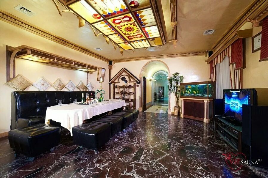 Lux санкт петербург. Lux санкт петербург. Ресторан класса люкс банкетный. Отель мишлен санкт-петербург. Басков пер квартира.