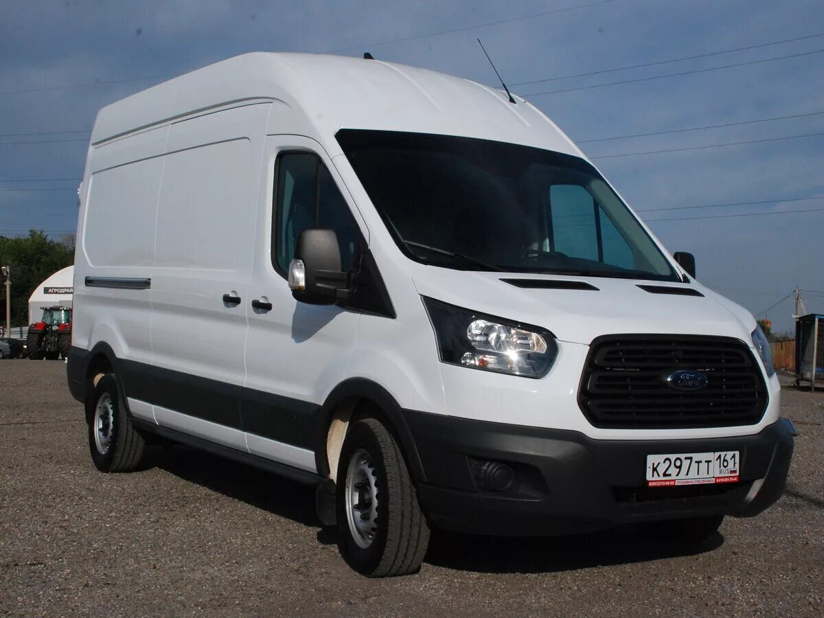 Бел транзит. Ford Transit белый. Ford Transit 2017. Форд Транзит цельнометаллический фургон белый. Ford Transit 17 год.