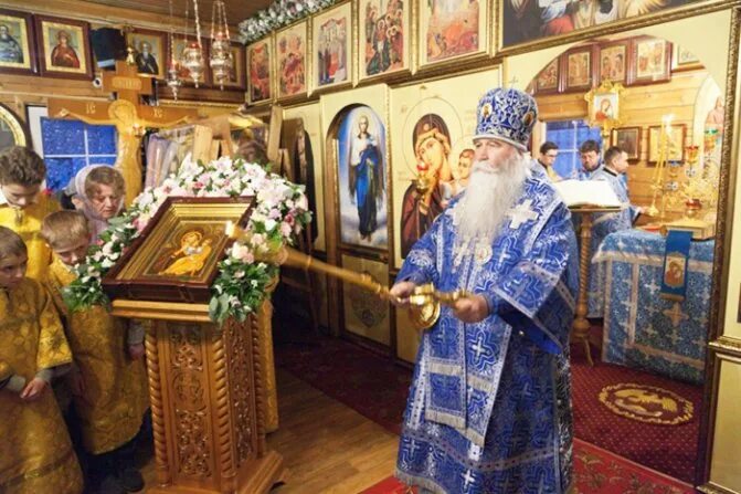 Храм отрада и утешение на каховке расписание. Храм отрада и утешение на каховке. храм иконы божией матери отрада и утешение в зюзине. храм иконы божией матери отрада и утешение на каховке москва. храм на каховке иконы отрада.