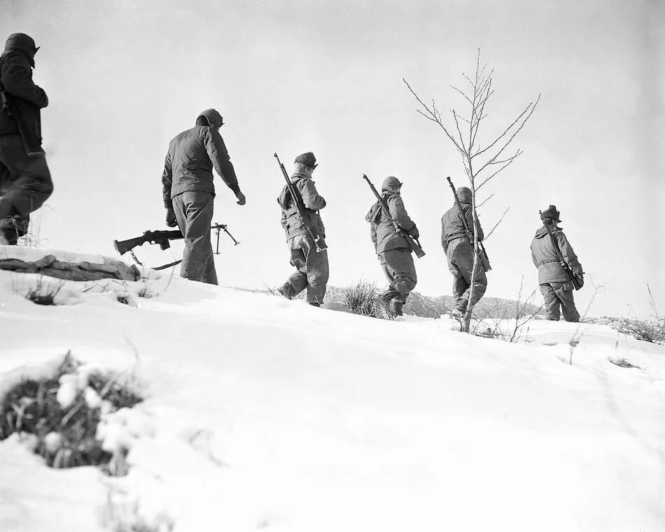 Битва за москву великая отечественная война. Зима сорок первого года. Пулеметчик ркка 1941. Контрнаступление советских войск под москвой 5 декабря 1941 года. Зима сорок первого года симонов.
