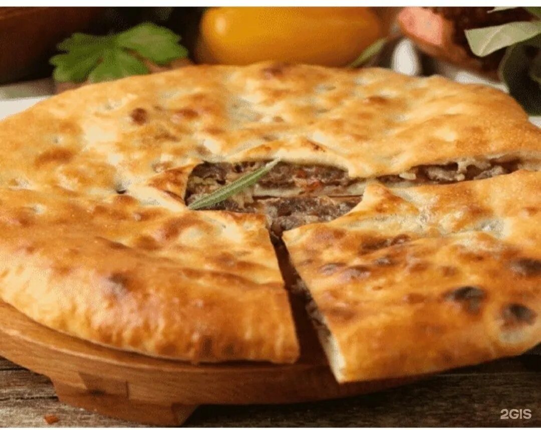 Кубдари (грузинский мясной пирог). Кубдари. Хачапури кубдари. Грузинский кубдари. Кубдари с курицей.