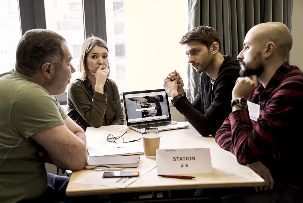 дмитрий курин мтс. Mts startup hub лого. российский стартап drive. антон сигур. гонка стартапов ведущие.