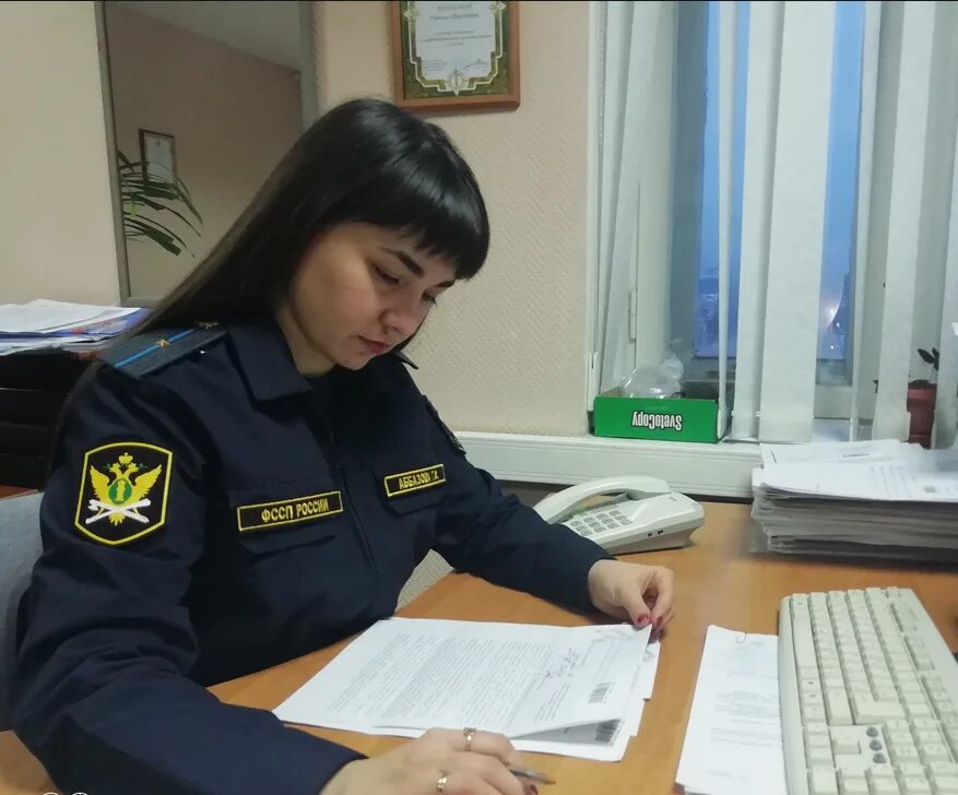 Приставы ульяновск. Форма судебных приставов женская. Инспектор по делам несовершеннолетних. Ульяновск ул азовская 95 приставы. Скр ульяновск.