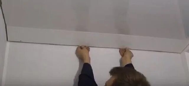 Как снять панельные потолки Как сделать потолок из пластиковых панелей (ПВХ) в ванной комнате своими руками