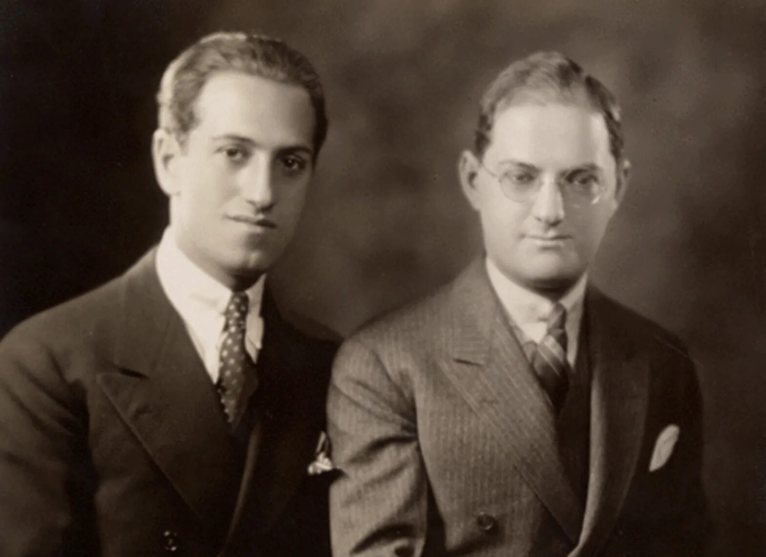 Джордж гершвин (1898–1937). Создатель американской национальной музыки 20 века. Дж гершвин сообщение. Джордж гершвин портрет. Гершвин композитор.