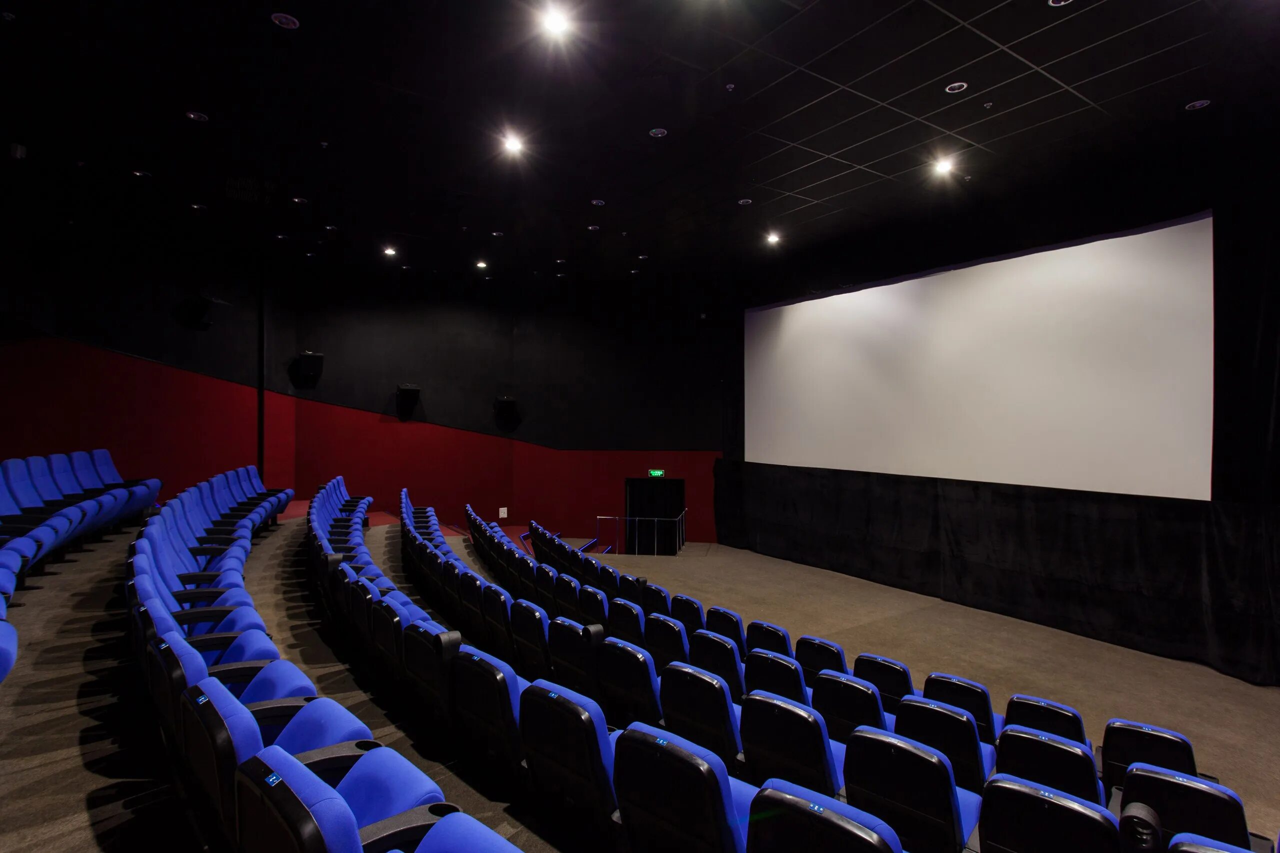 Кинотеатр 360 купить билеты. Синема парк Радуга зал IMAX. Зал Евразия кинотеатр Радуга.