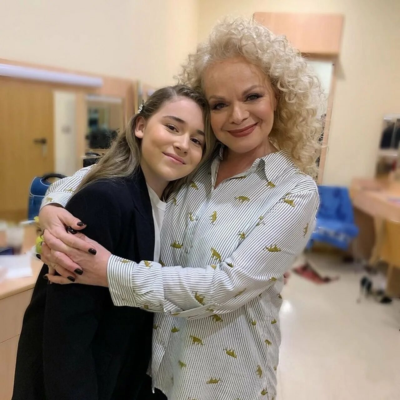 дочь ларисы долиной. дочь долиной ангелина миончинская. ангелина миончинская дочь. ангелина миончинская. сколько лет дочери долиной.