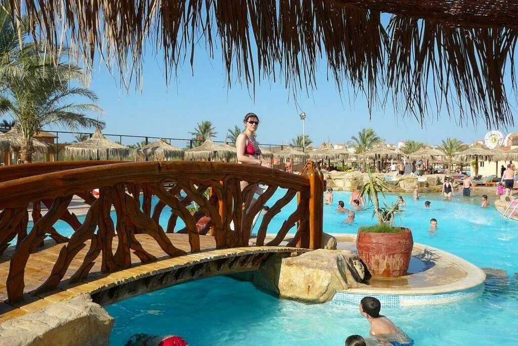 Dana beach resort 5 hurghada. Dana Beach Хургада экскурсия. Dana Beach Хургада экскурсия пирамидам. Dana Beach Resort 5 Хургада пляж.