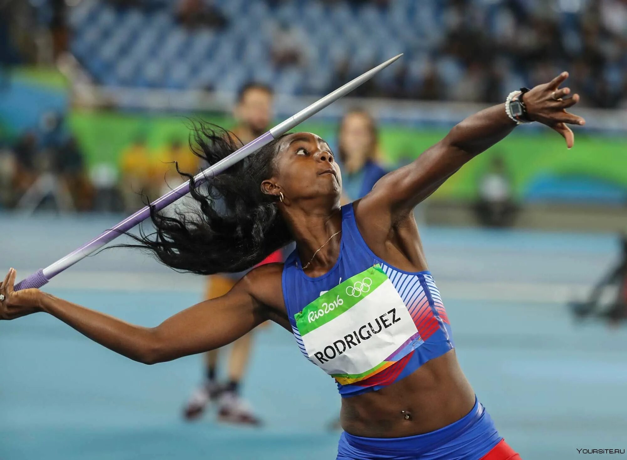 Рональд кларк (легкоатлет). Ритуль подкинь копья. Стив бакли метание копья. Метательное копье. Метатель копья.