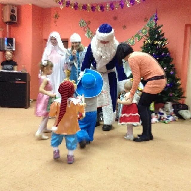 Песенка добрый жук текст. Добрый жук картинка. Полька добрый жук танец в детском саду. Р. Детский сад добрый жук.