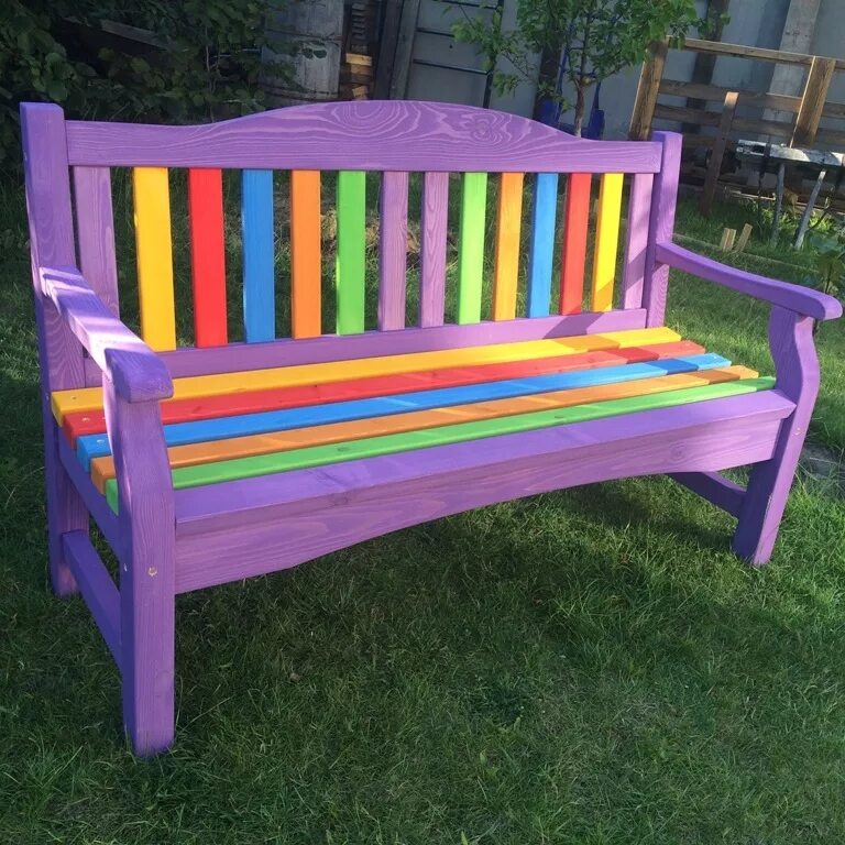 Покрасить лавку. Разноцветная лавочка. Скамейка цветная. Скамейка покрашена. Скамейки уличные для детского сада.