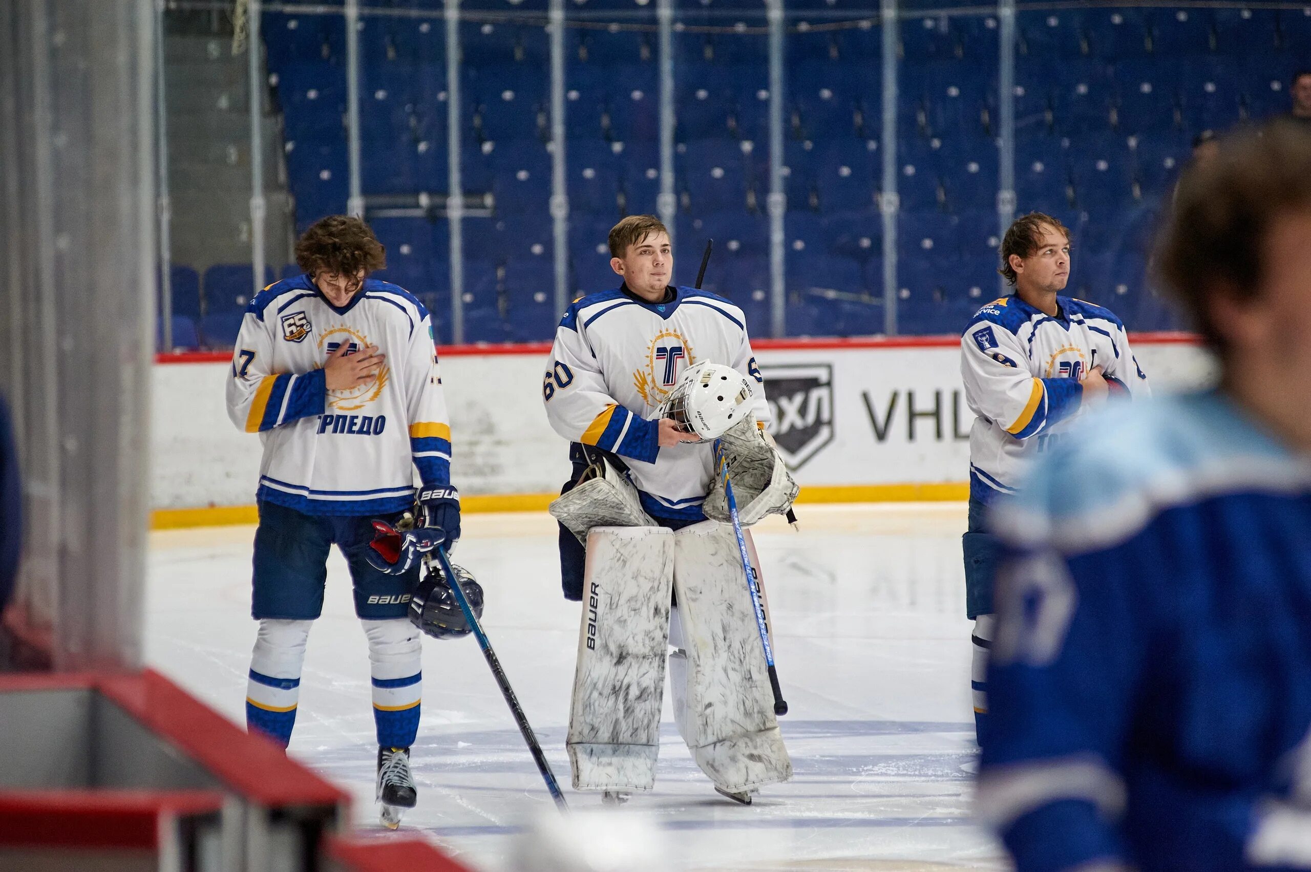 Динамо-алтай барнаул. Вхл динамо алтай. Динамо-алтай барнаул. Динамо алтай состав команды. Хоккеисты торпедо усть каменогорск 2008 года.