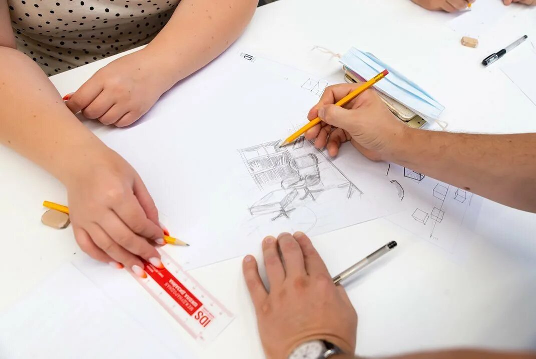 Какие предметы нужны чтобы стать дизайнером. Какие предметы нужны чтобы стать дизайнером. Какие предметы нужны чтобы стать дизайнером. Графический дизайнер одежды. Профессия дизайнер модельер одежды.