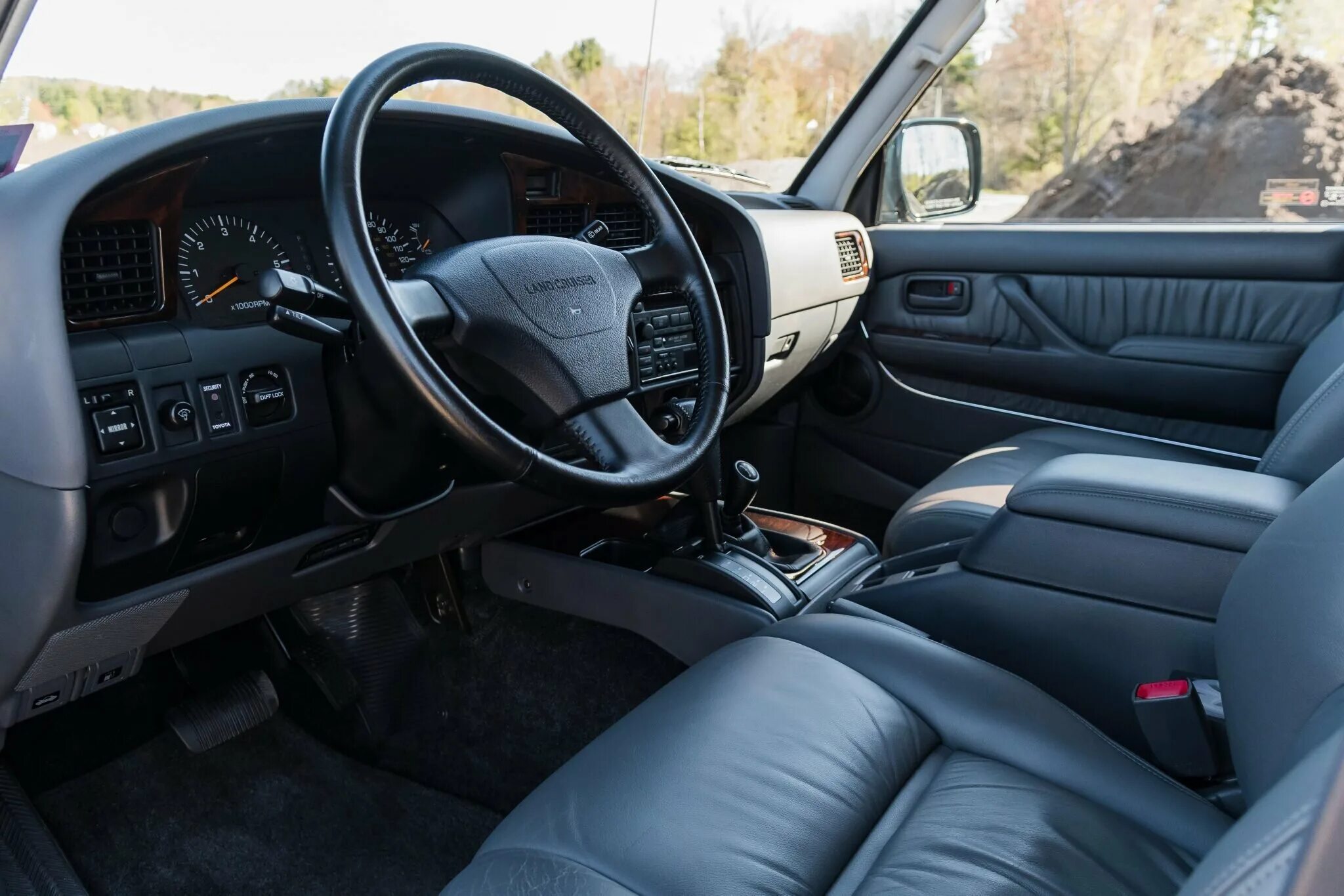 Toyota land cruiser 80 салон. Toyota land cruiser 80 interior. Toyota land cruiser 80 vx салон. Крузер 80 салон. Toyota land cruiser 80 vx салон.