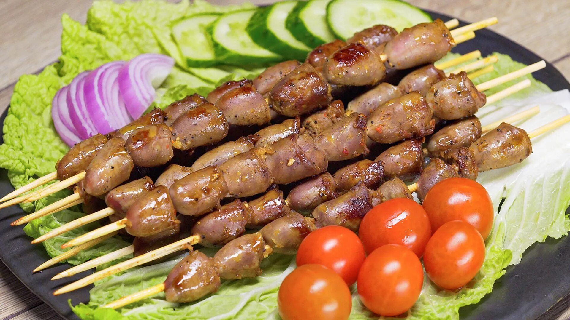 Куриные сердечки в духовке. Закуски к шашлыку. Шашлык из куриных сердечек. Куриные сердечки на шпажках.