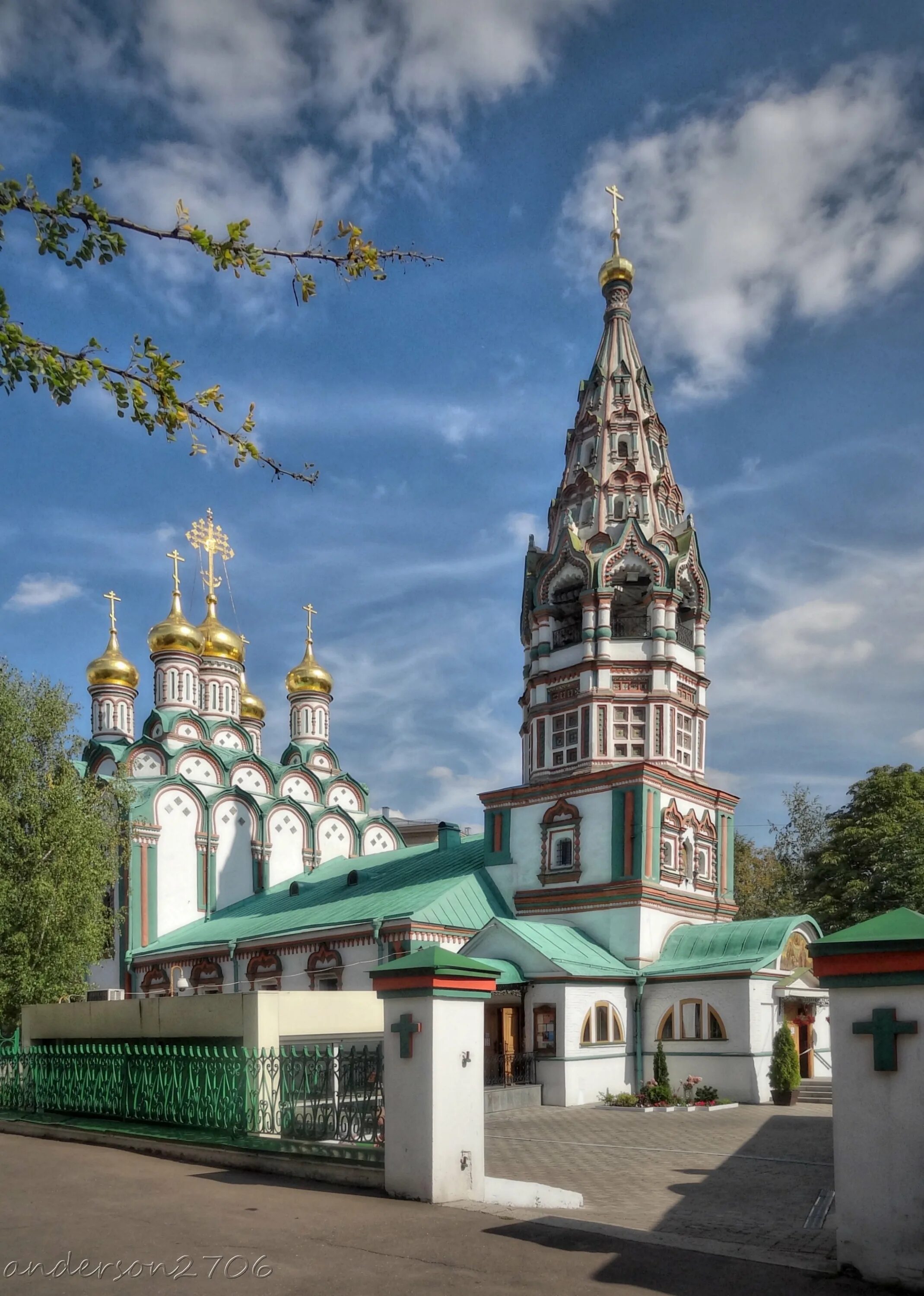 Церковь св николая. Церковь Николая Чудотворца в Хамовниках. Храм икола я удотво РЦА В Хамо вниках. Церковь Святого Николая в Хамовниках. Храм Святого Николая Чудотворца в Москве.