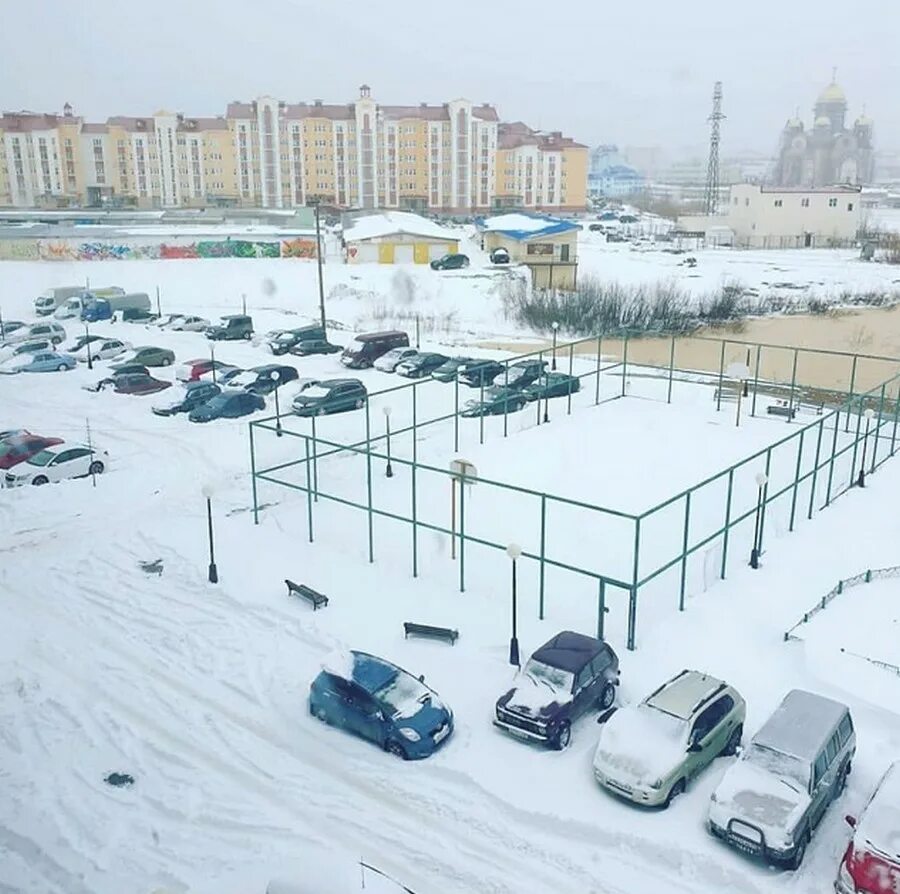 Снегопад в Салехарде. Снег Салехард летом. Салехард лето. Салехард сугробы. Салехард снег