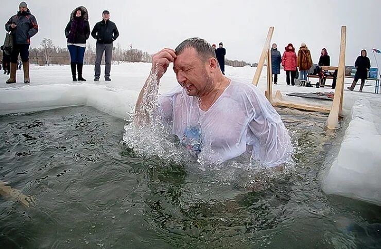 Крещение господне купание. Крещенские купания слова. 19 января 2023 крещение. Памятки по безопасности в крещение. Открытки с крещением господним.