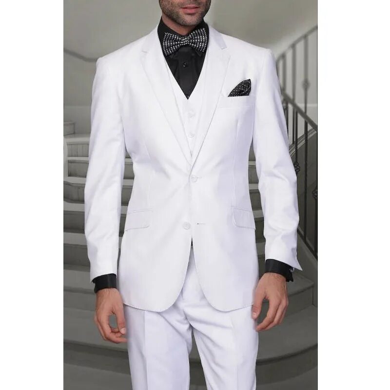 Белый костюм 3. Жених в белом костюме. Костюм тройка мужской. Белый костюм тройка мужской. Белый костюм 3.