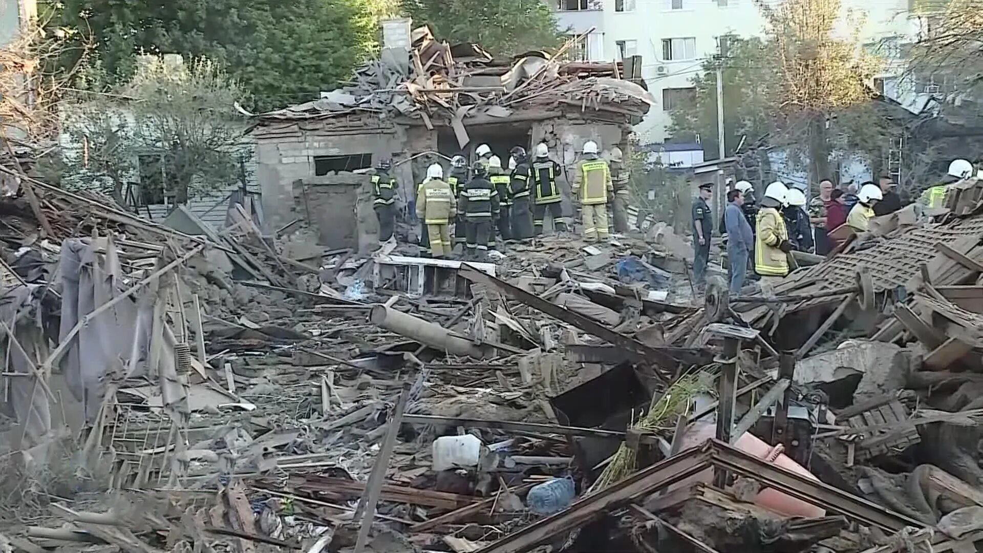 Удары по белгороду сегодня. Белгород обстрел. Взрыв дома. Харьков разрушения. Белгород разрушения от Украины.