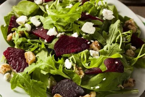 Свекла с рукколой и брынзой