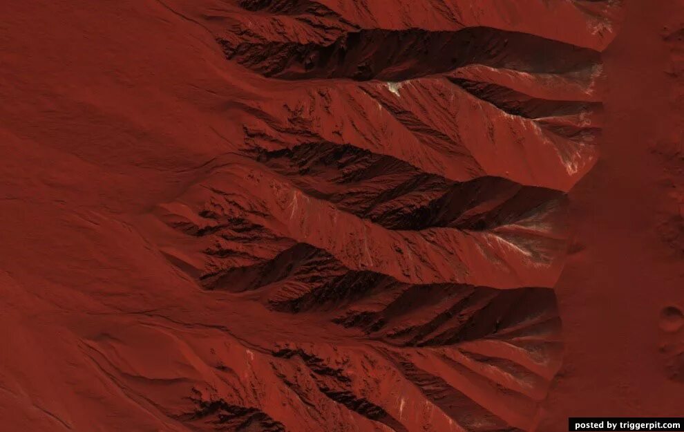 Цвет марса почему. Цвет Марса. Марс цвет планеты. Марс красный цвет. Марс в натуральных цветах.
