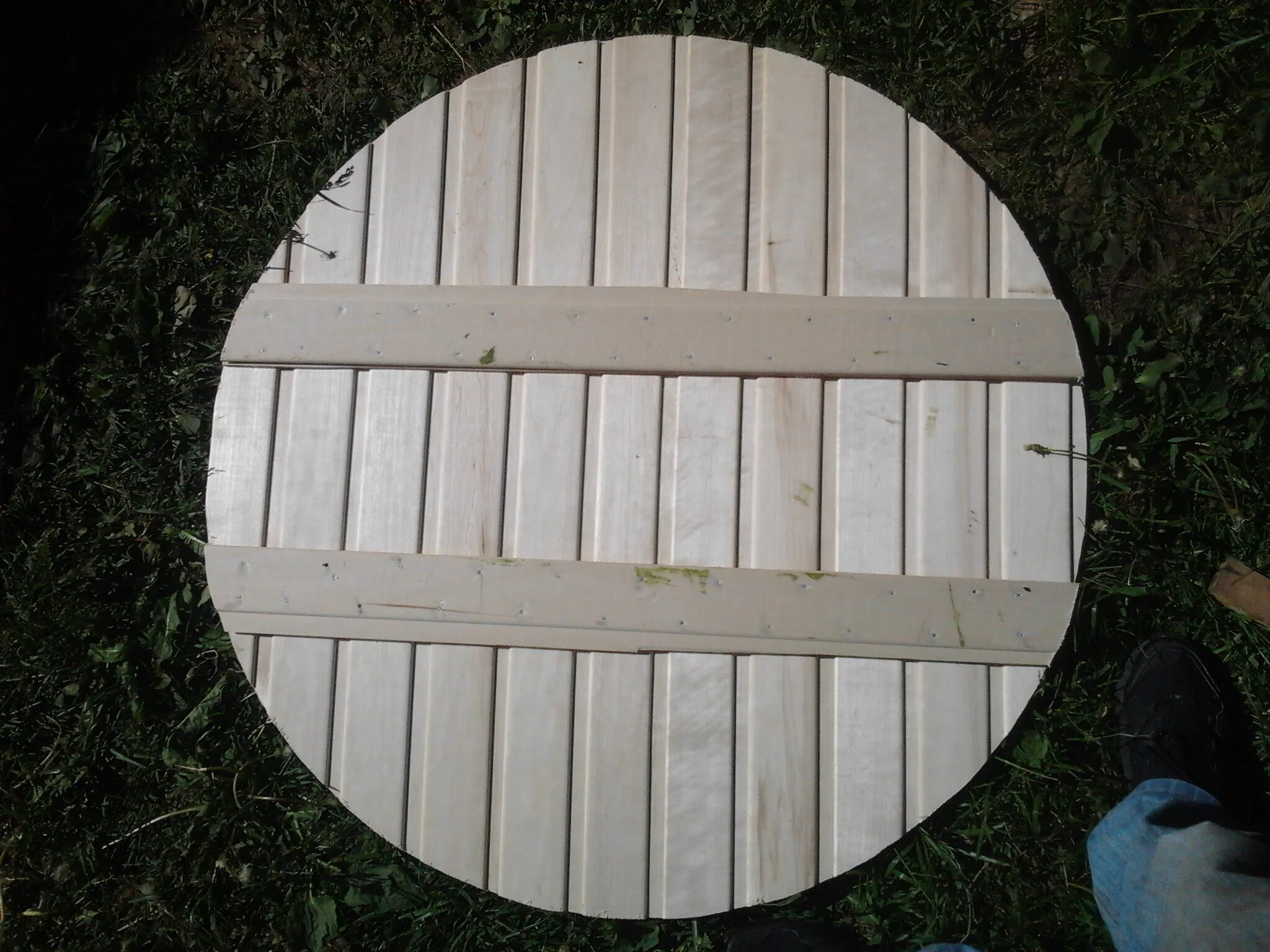 сделать щит из досок. деревянный щит для колодца. донный фильтр для колодца на плывуне. сделать щит из досок. крышка для колодца деревянная.