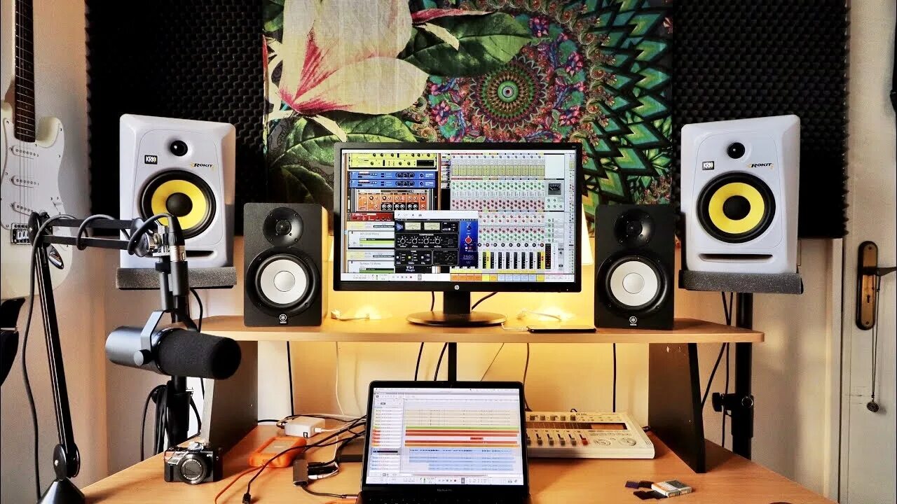 Звуковой экран. Yamaha Home-Studio. Студийные мониторы для домашней студии 10к. Студия звукозаписи мониторы Yamaha. Мониторы для домашней студии звукозаписи.