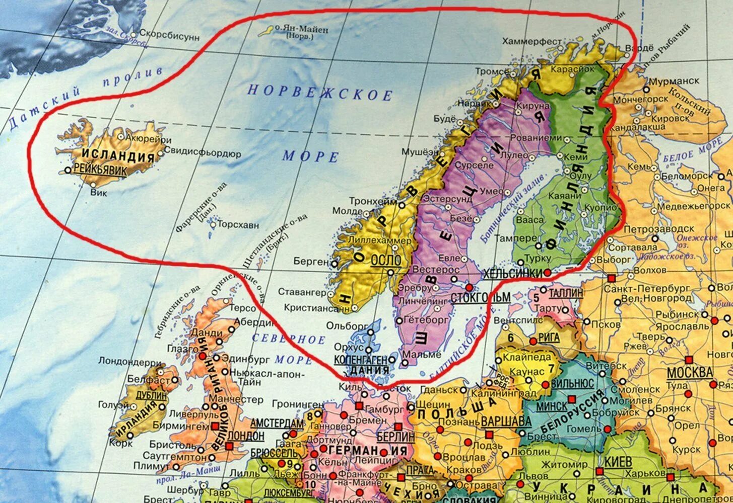 Скандинавия и Ирландия на карте. Скандинавия полуостров на карте. Политическая карта скандинавского полуострова. Заливы с запада на восток