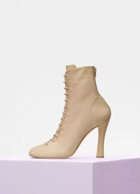 Celine обувь. Celine ботинки Celine Boots. Ботильоны Celine 2022. Celine туфли Фиби. Ботильоны Celine Madame.