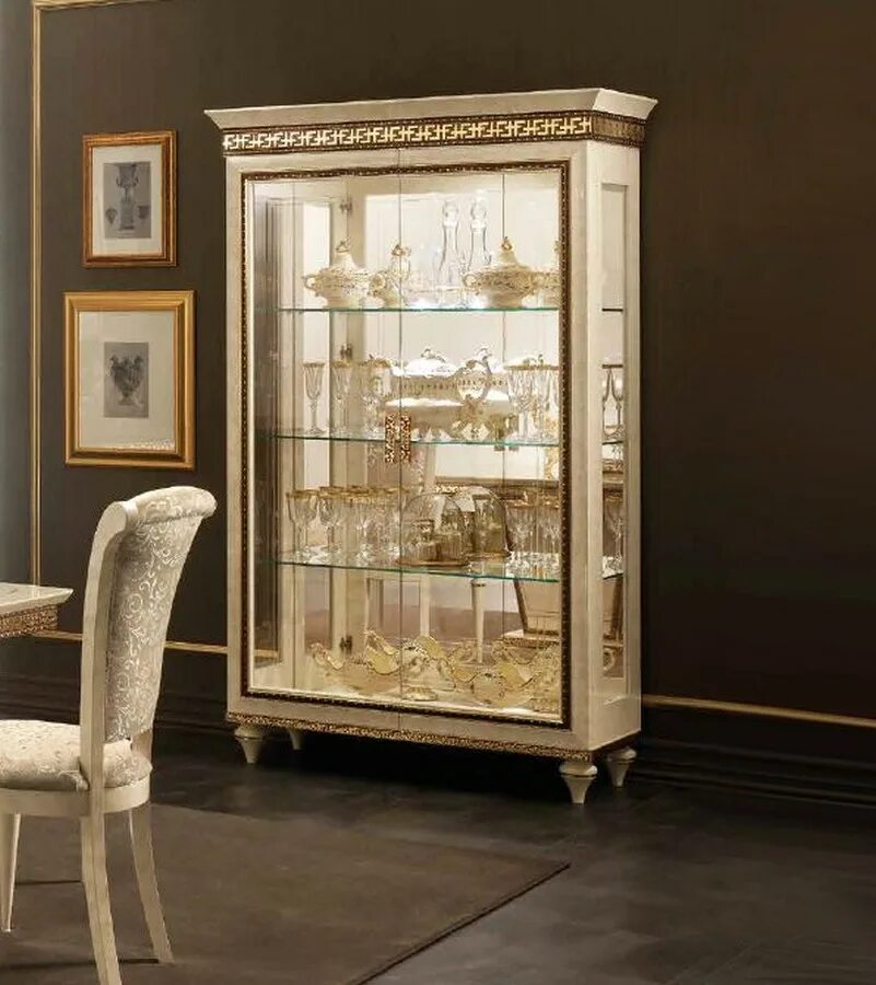 Домашняя витрина. Fantasia (arredo Classic) витрина 2 дверная. Витрина arredo Classic - Leonardo. Arredo Classic шкаф Fantasia. Arredo Classic Leonardo 2 дверная витрина.